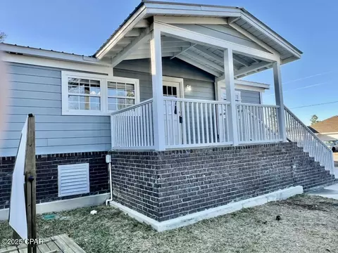 115 Rembrandt Cir, Defuniak Springs, FL 32433