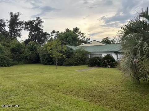 417 Lakepoint Rd, Alford, FL 32420