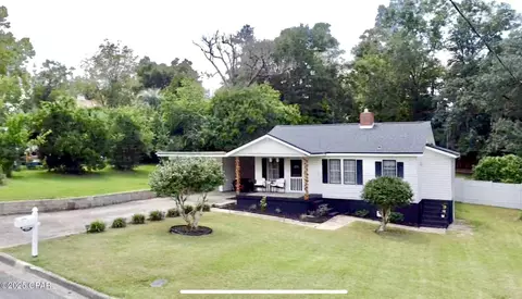 2945 Park St, Marianna, FL 32446