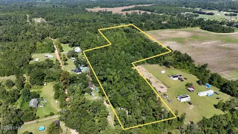 1836 Shamrock Ln, Chipley, FL 32428