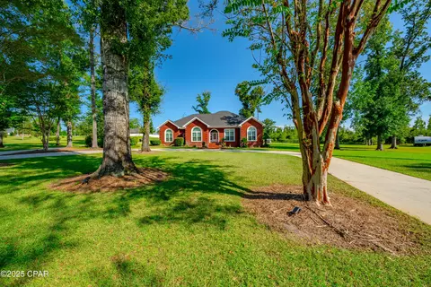 3410 Parkwood Dr, Marianna, FL 32446