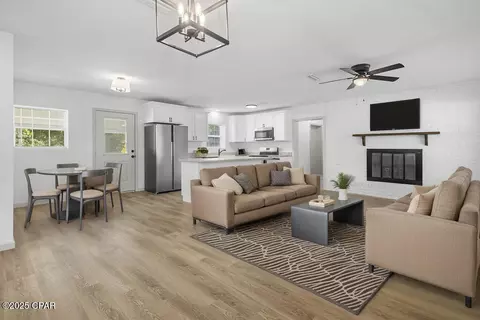 Living - 1465 Old Mill Rd, Chipley, FL 32428 photo 1 of 4