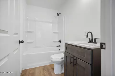 Bath - 1465 Old Mill Rd, Chipley, FL 32428 photo 1 of 1