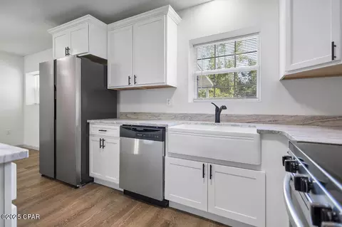 Kitchen - 1465 Old Mill Rd, Chipley, FL 32428 photo 5 of 6