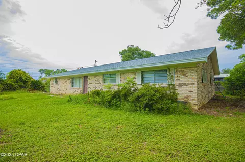 2329 Oakwood St, Panama City Beach, FL 32408