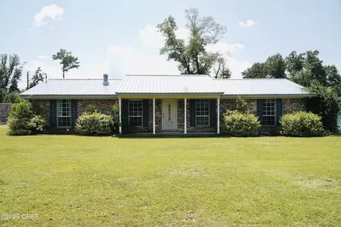 4908 Davis Dr, Marianna, FL 32446