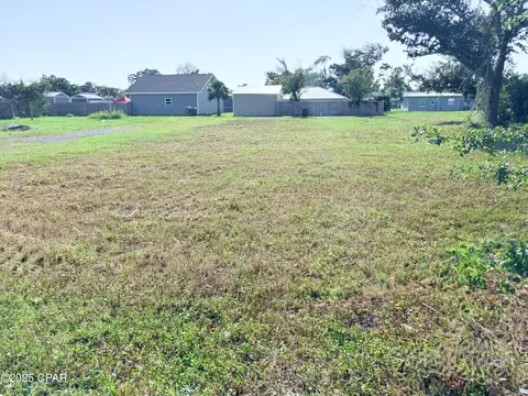 820 Florida Ave, Lynn Haven, FL 32444
