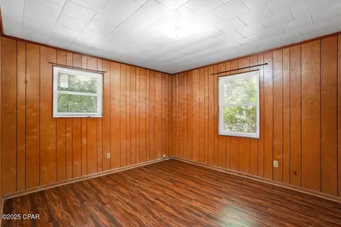 Bedroom - 500 N 2nd St, Chipley, FL 32428 photo 5 of 6