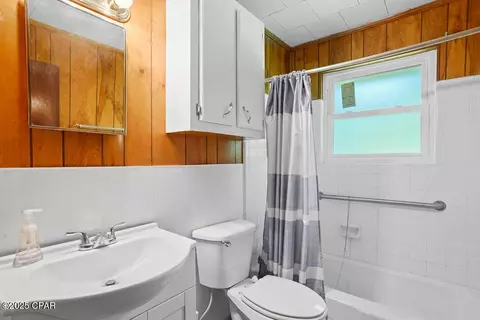 Bath - 500 N 2nd St, Chipley, FL 32428 photo 1 of 1
