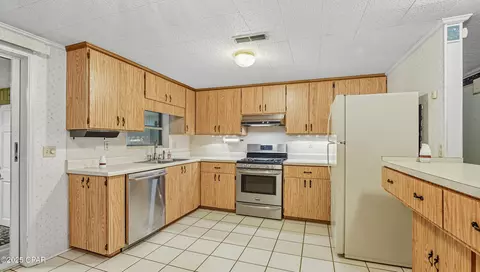 Kitchen - 1730 Firetower Rd, Chipley, FL 32428 photo 1 of 3