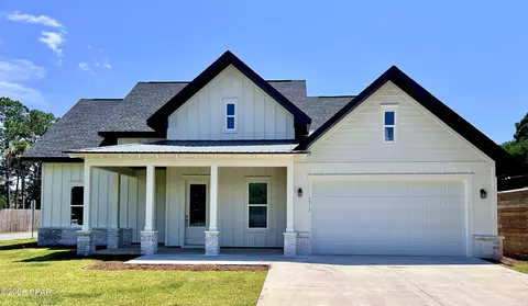 7213 N Lagoon Dr, Panama City, FL 32408