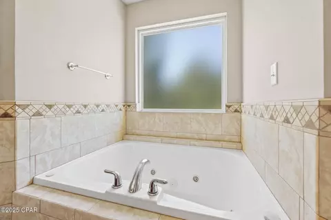 Bath - 3952 Concord Blvd, Chipley, FL 32428 photo 2 of 3