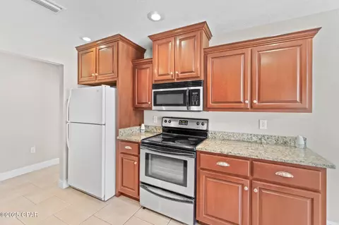 Kitchen - 3952 Concord Blvd, Chipley, FL 32428 photo 3 of 3