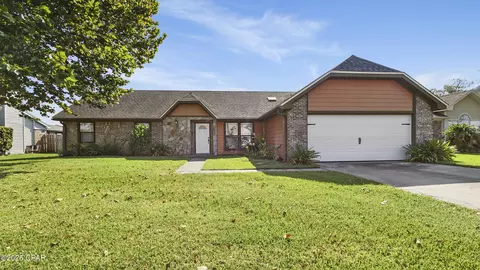 105 Saratoga Pl, Lynn Haven, FL 32444