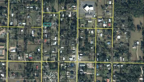 525 4th St, Chipley, FL 32428 photo 2