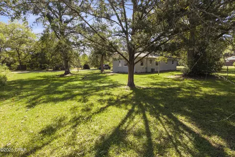 Exterior - 540 4th St, Chipley, FL 32428 photo 3 of 5