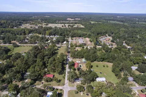 View/Area - 540 4th St, Chipley, FL 32428 photo 4 of 10
