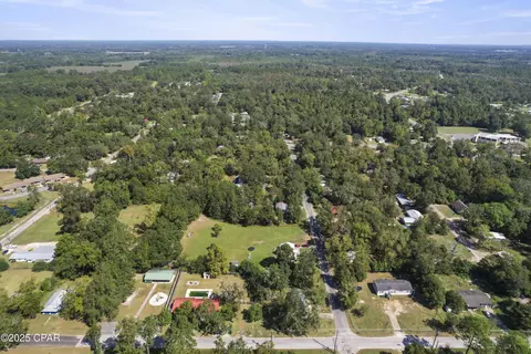 View/Area - 540 4th St, Chipley, FL 32428 photo 3 of 10