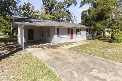 Exterior - 540 4th St, Chipley, FL 32428 photo 1 of 5
