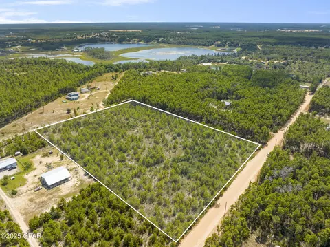 000 Coyote Trl, Chipley, FL 32428