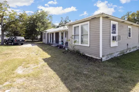 708 S Hwy 22a Hwy #A & B, Parker, FL 32404