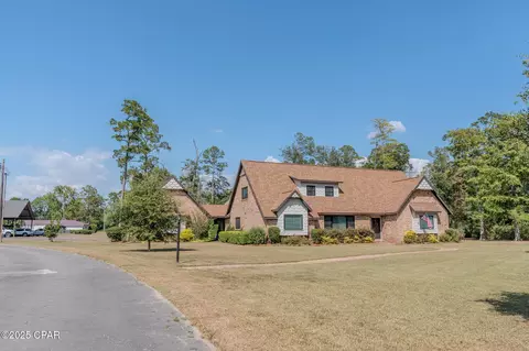 1154 10th Ave, Graceville, FL 32440