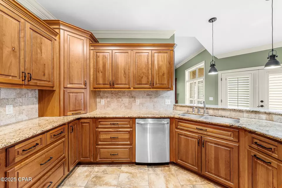 Kitchen - 4712 Grants Mill Dr, Lynn Haven, FL 32444 photo 4 of 4