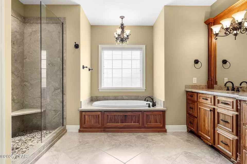 Bath - 4712 Grants Mill Dr, Lynn Haven, FL 32444 photo 2 of 7