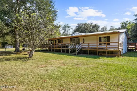 959 Wildwood Cir, Chipley, FL 32428