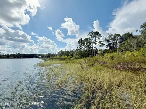 21 S Silver Ln, Marianna, FL 32448