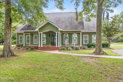 5924 Old U S Rd, Malone, FL 32445