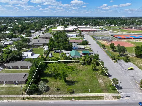 2010 W 11th St, Panama City, FL 32401