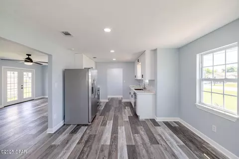 502 E Pine Forest Dr, Lynn Haven, FL 32444 photo 5