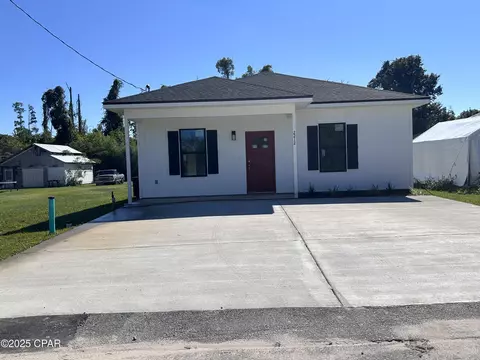 2212 E 8th St, Panama City, FL 32401