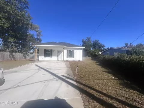 922 Huntington Dr, Panama City, FL 32401