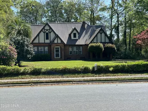 2986 Daniels St, Marianna, FL 32446