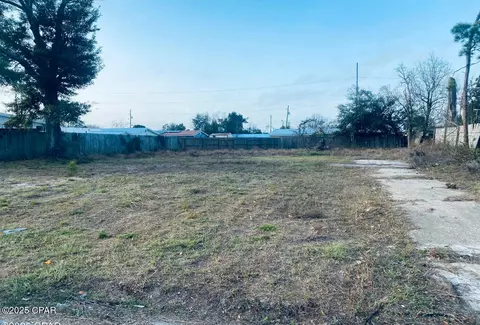 2604 W 20th St, Panama City, FL 32405