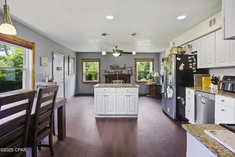 Kitchen - 133 Devane Rd, Chattahoochee, FL 32324 photo 4 of 4