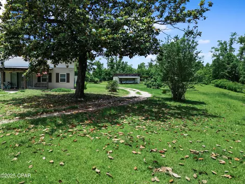 Exterior - 133 Devane Rd, Chattahoochee, FL 32324 photo 2 of 11