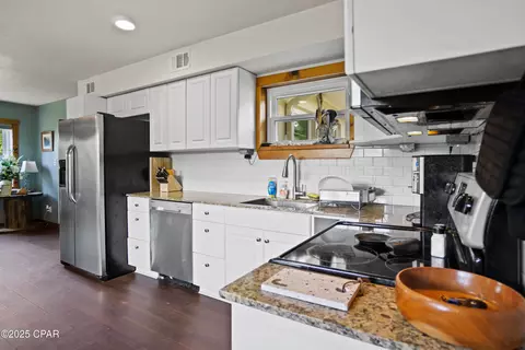 Kitchen - 133 Devane Rd, Chattahoochee, FL 32324 photo 1 of 4