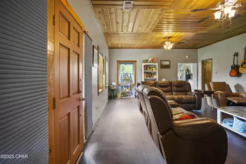 Entry Way - 133 Devane Rd, Chattahoochee, FL 32324 photo 3 of 3