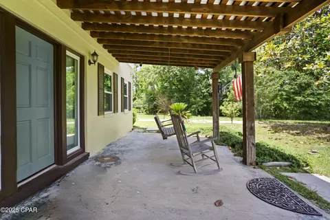 Exterior - 133 Devane Rd, Chattahoochee, FL 32324 photo 10 of 11