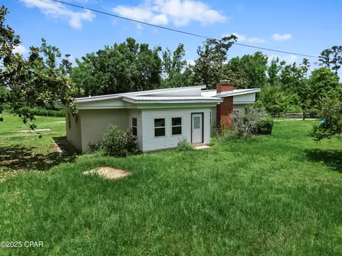 Exterior - 133 Devane Rd, Chattahoochee, FL 32324 photo 5 of 11