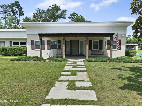 Exterior - 133 Devane Rd, Chattahoochee, FL 32324 photo 1 of 11
