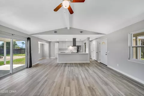 1211 Tammy Ln, Panama City, FL 32404