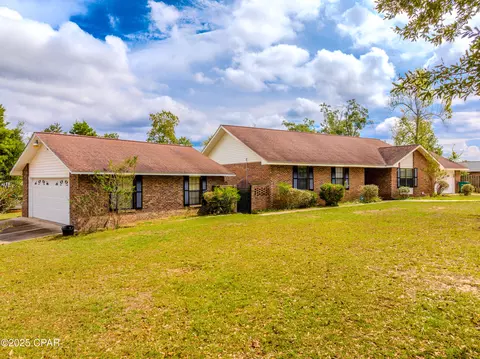 2688 Choctaw Trl, Marianna, FL 32446