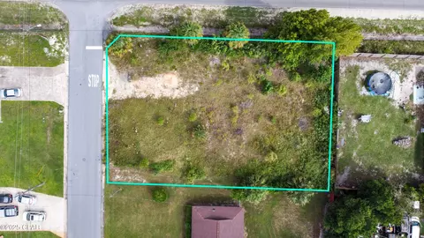 4126 Russell Ln, Panama City, FL 32404