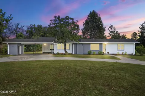 5136 Lake Dr, Panama City, FL 32404