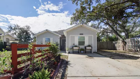 2703 W 18th St, Panama City, FL 32405