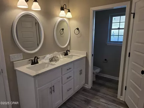 Bath - 863 E 12th St, Lynn Haven, FL 32444 photo 4 of 4